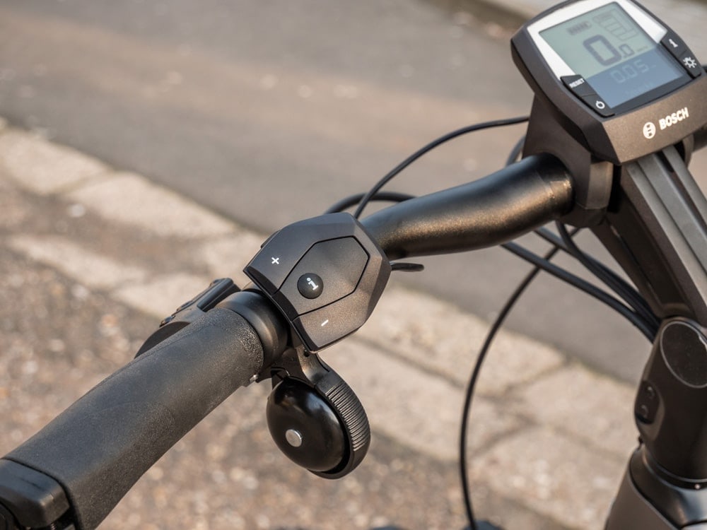 Nahaufnahme des Bosch Intuvia Displays am Lenker des Kalkhoff Endeavour E-Pro 2019 E-Bikes.