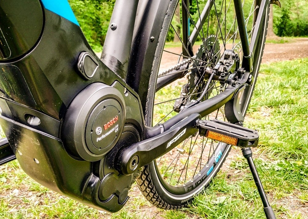 Nahaufnahme des Bosch Performance Line CX Motors am Cube Kathmandu Hybrid EXC 500 E-Bike.