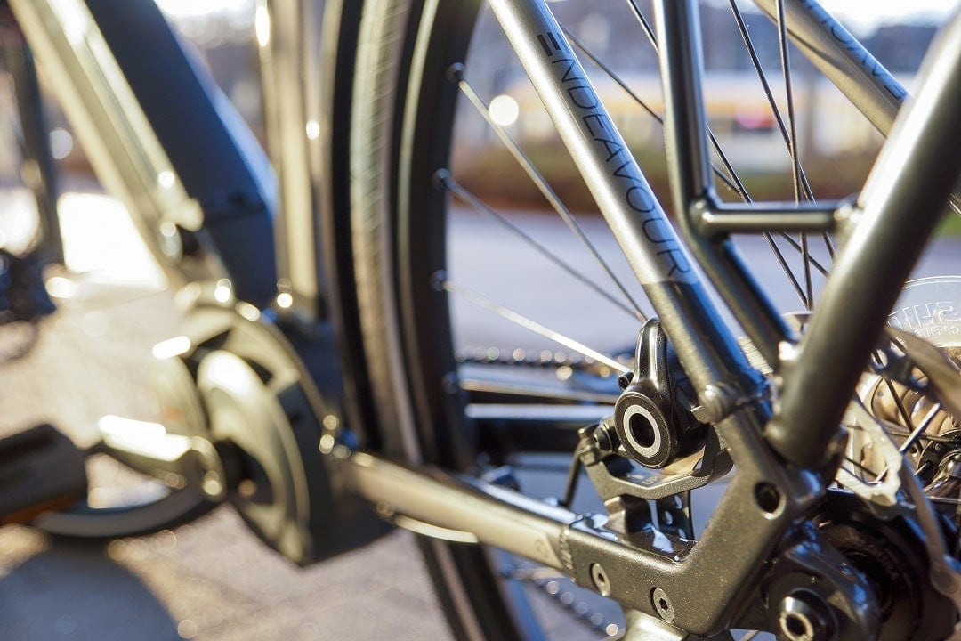 Kalkhoff Endeavour 5.B Move 45 Speed-Pedelec in Seitenansicht.
