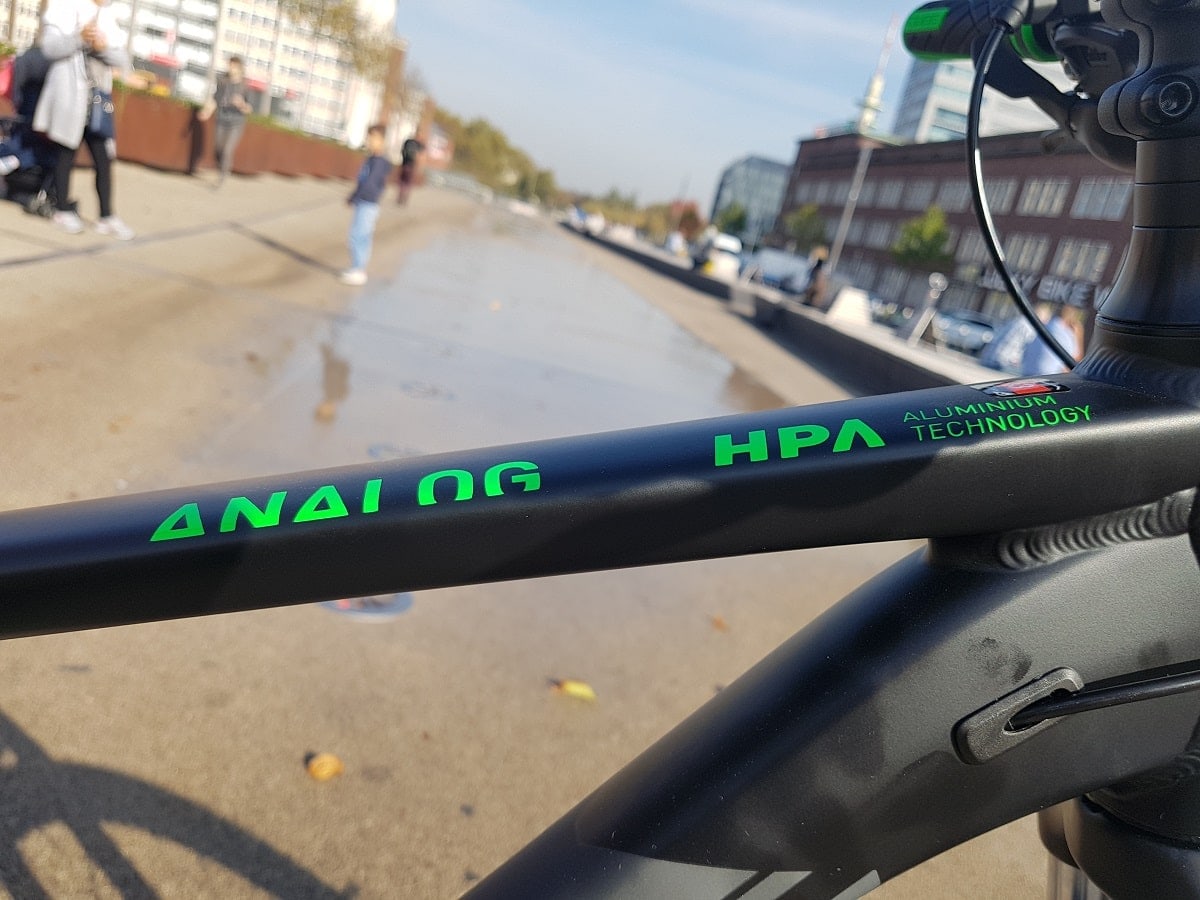 Nahaufnahme eines Rahmendetails am Cube Analog Mountainbike.