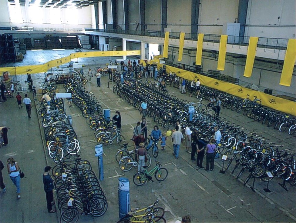Foto von oben von der Verkaufsfläche einer früheren Lucky Bike Filiale.