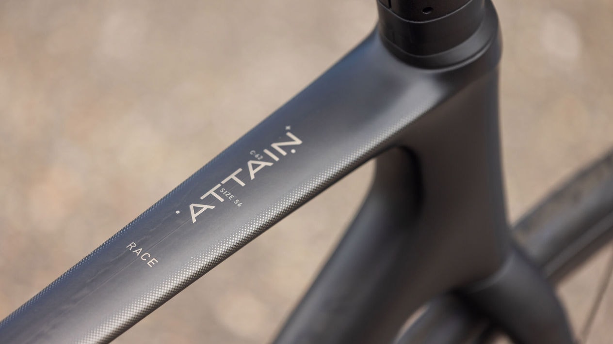 Cube Attain Neuheiten Modelle 2027 im Vergleich C:62 Race carbon´n´coalchrome Detailbild Rahmen