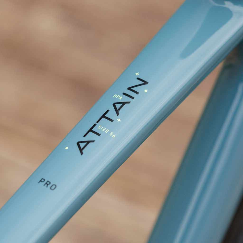 Cube Attain Neuheiten Modelle 2027 im Vergleich Pro surfblue´n´black Detailbild Rahmen