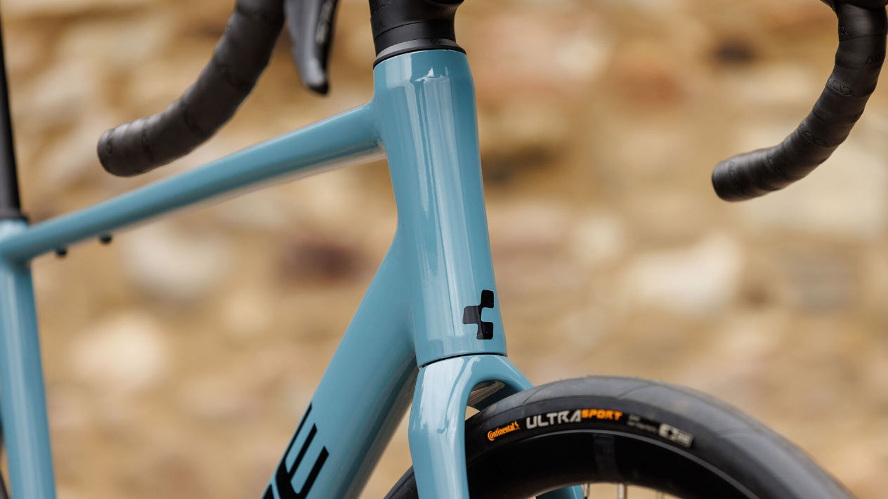 Cube Attain Neuheiten Modelle 2027 im Vergleich Pro surfblue´n´black Detailbild Gabel