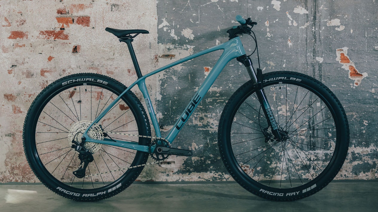 Cube Reaction 2027 Modelle Neuheiten im Vergleich C:62 ONE surfblue´n´black Gesamtansicht Seitenansicht