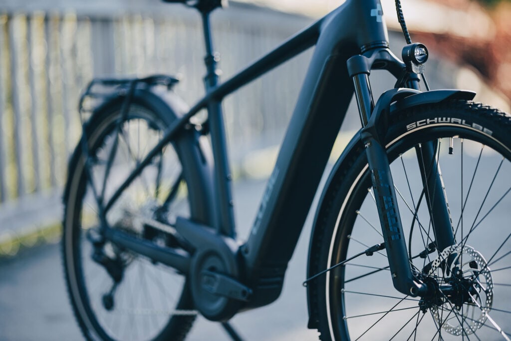 Cube Nuride Hybrid 2027 Modelle Neuheiten im Vergleich EXC 800 coal´n´chrome Nahaufnahme Gesamtansicht
