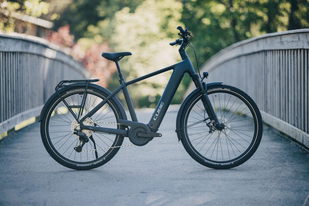 Cube Nuride Hybrid 2027 Modelle Neuheiten im Vergleich EXC 800 coal´n´chrome Gesamtansicht Seitenansicht