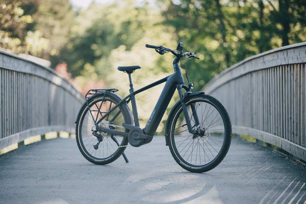Cube Nuride Hybrid 2027 Modelle Neuheiten im Vergleich EXC 800 coal´n´chrome Gesamtansicht Seitenansicht