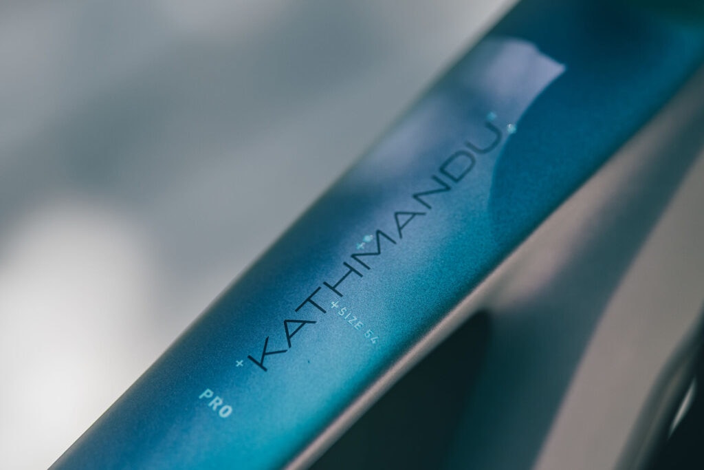 Cube Kathmandu Hybrid 2027 Modelle Neuheiten im Vergleich Pro 800 smaragdgrey´n´black Detailbild Rahmen