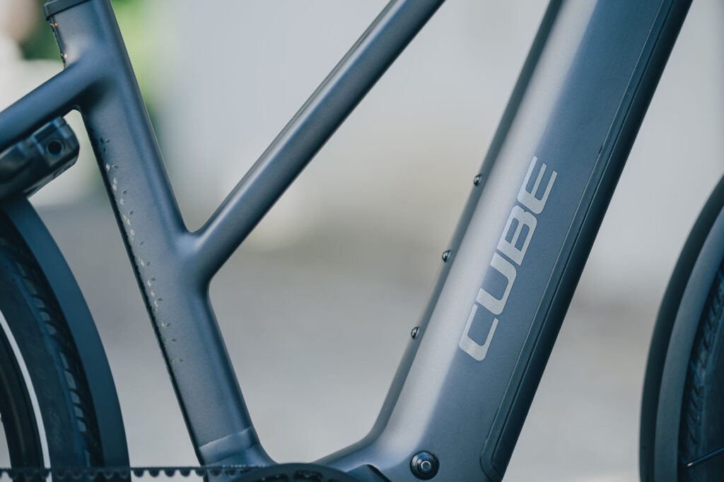 Cube Kathmandu Hybrid 2027 Modelle Neuheiten im Vergleich Deluxe EXC 800 stealthgrey´n´grey Detailbild Rahmen