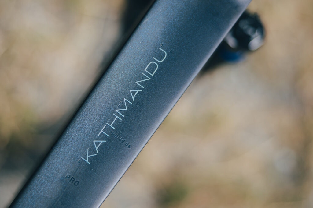 Cube Kathmandu Hybrid 2027 Modelle Neuheiten im Vergleich C62 Pro 400X liquidsteel´n´prizm Detailbild Rahmen