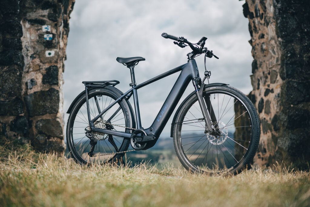 Cube Kathmandu Hybrid 2027 Modelle Neuheiten im Vergleich C62 Pro 400X liquidsteel´n´prizm Gesamtansicht Seitenansicht