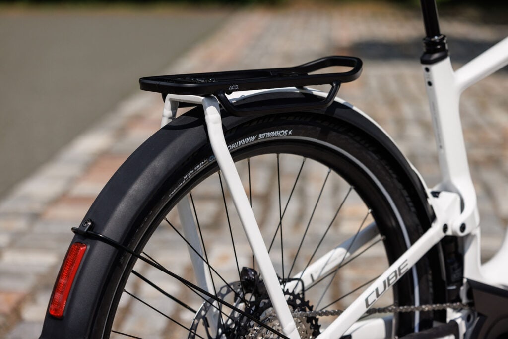Cube Kathmandu Hybrid 2027 Modelle Neuheiten im Vergleich ONE11 HPC SLX 800 metallicwhite´n´prizm