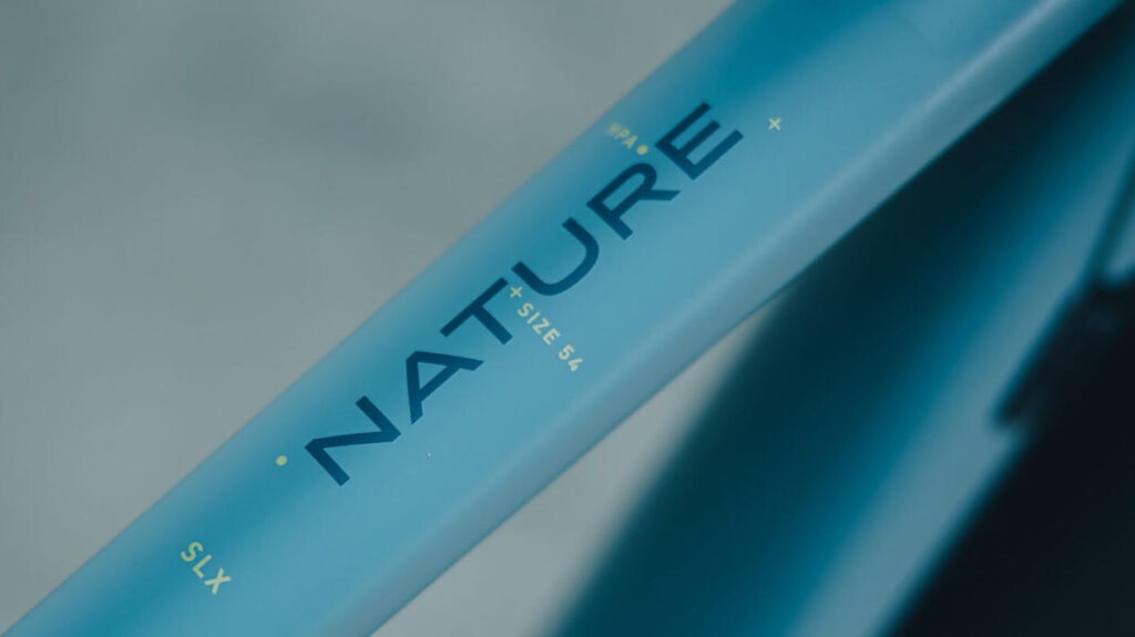 Cube Nature 2027 Modelle Neuheiten im Vergleich Pro FE surfblue´n´blue Detailbild Rahmen