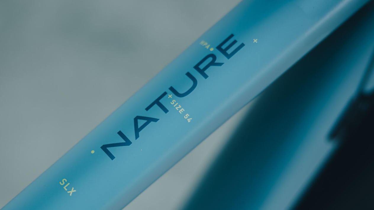 Cube Nature 2027 Modelle Neuheiten im Vergleich Pro FE surfblue´n´blue Detailbild Rahmen