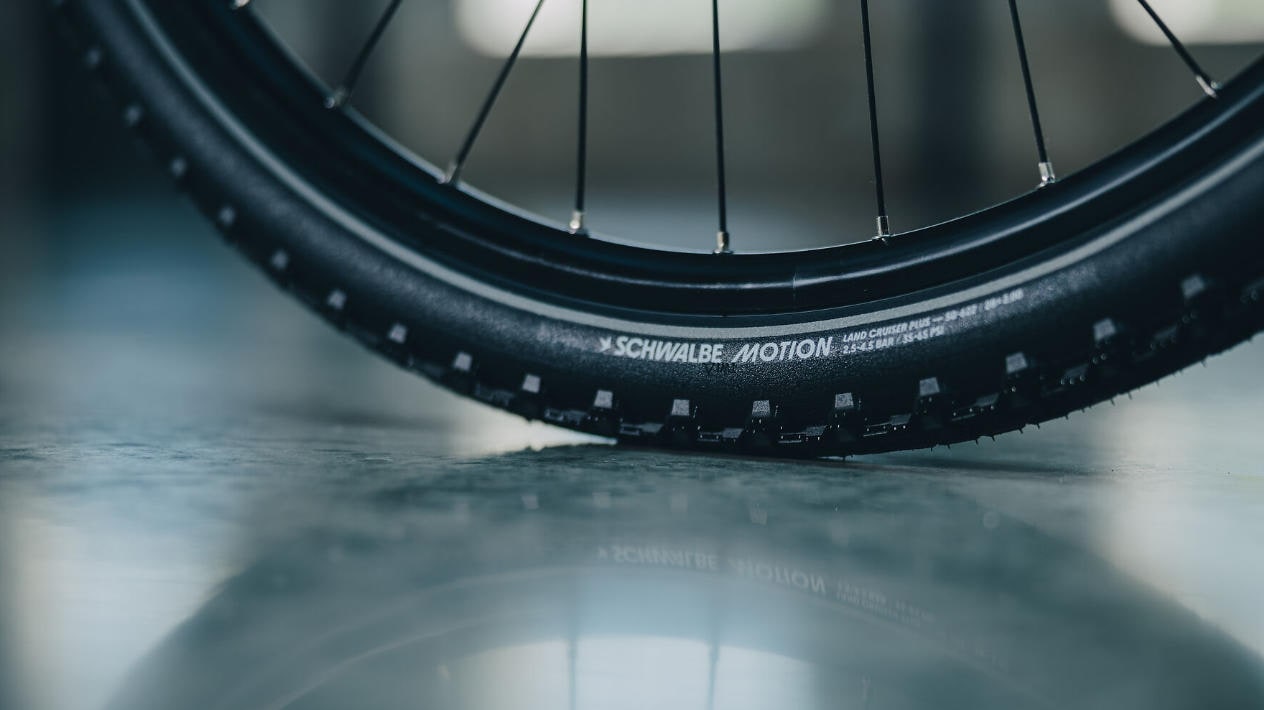 Cube Nature 2027 Modelle Neuheiten im Vergleich Pro FE surfblue´n´blue Detailbild Schwalbe Motion Reifen