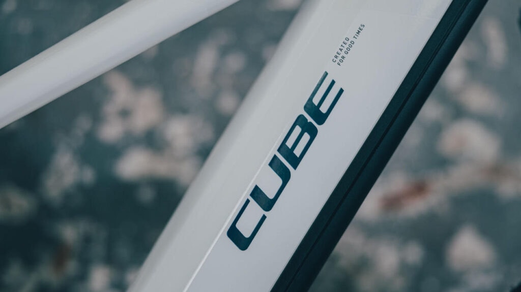 Cube Reaction Hybrid 2027 Modelle Neuheiten im Vergleich Race 800 snow´n´black Detailbild Rahmen