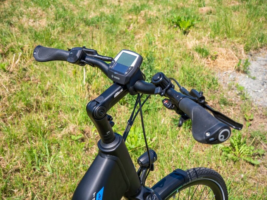 KTM Macina Tour 510 Tiefeinstieg Cockpit